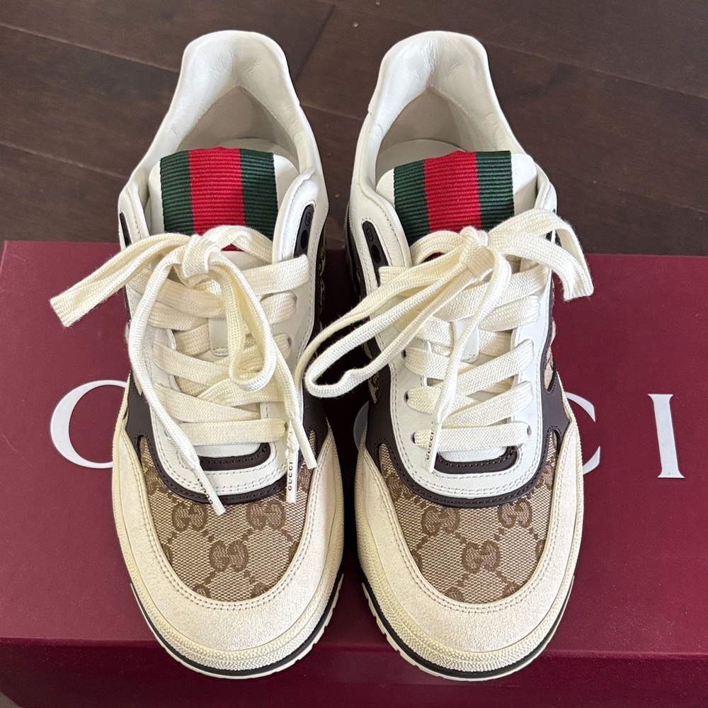 Gucci white and Brown Logo-Print Sneakers with Red & Green Detail